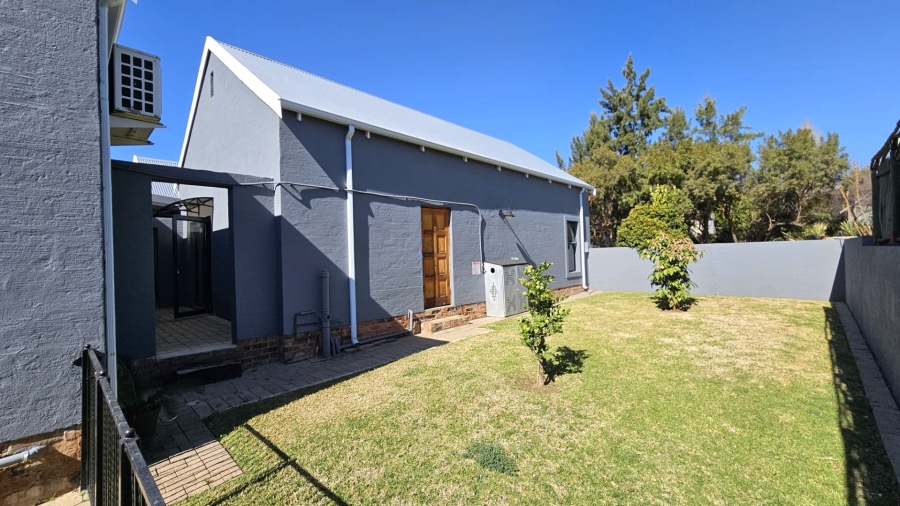5 Bedroom Property for Sale in The Coves North West